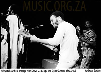 Menyatso onstage with Khaya Mahlangu (L) and Sipho Gumede (R) of Sakhile - © S.Gordon 1987